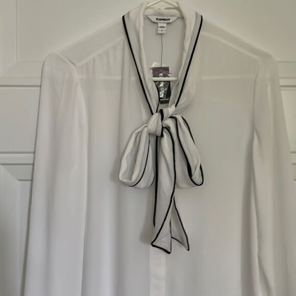 New Express White Long Sleeve Blouse - Picture 2 of 5